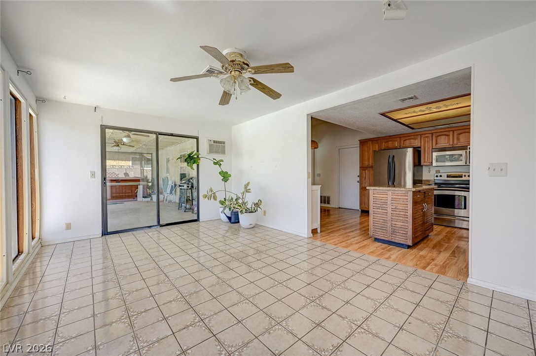 6635 Baywood Avenue Las Vegas NV 89103