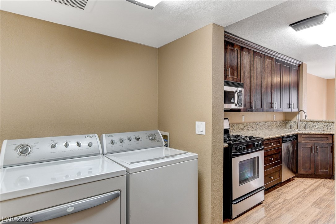 8036 Delbonita Avenue Las Vegas NV 89147