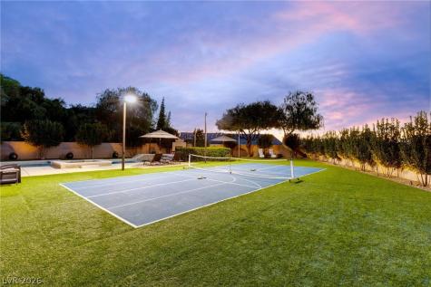25 Kittansett Loop Henderson NV 89052