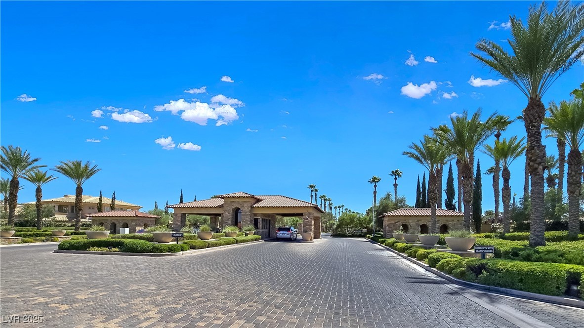 5008 Shoal Creek Circle Las Vegas NV 89113
