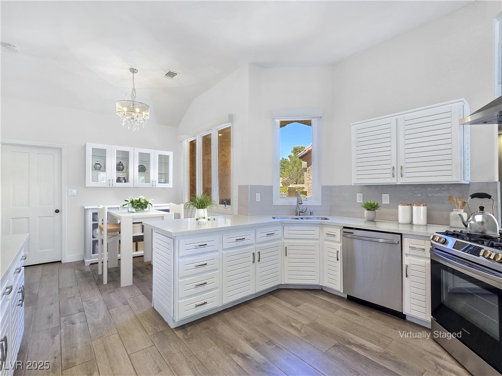 5008 Shoal Creek Circle Las Vegas NV 89113