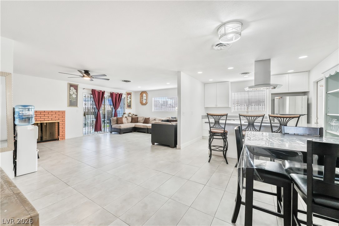 1208 Saylor Way Las Vegas NV 89108