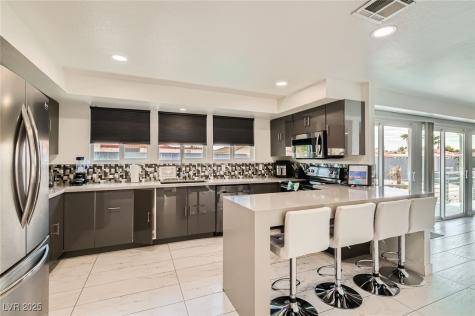 2520 Castlesands Way Las Vegas NV 89121