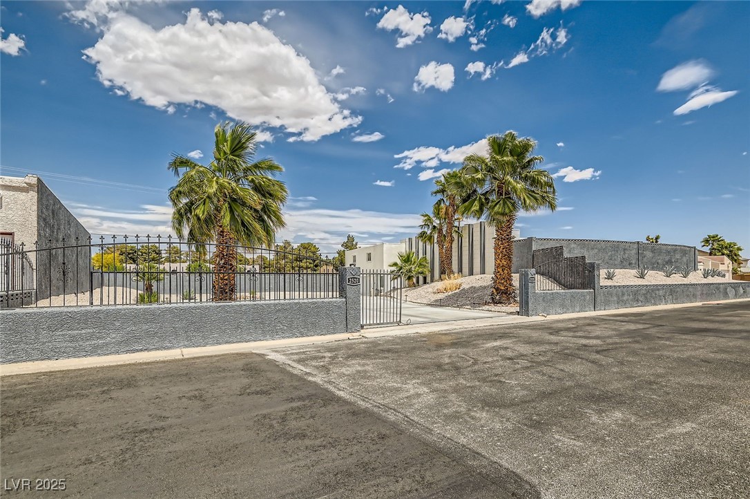 2520 Castlesands Way Las Vegas NV 89121