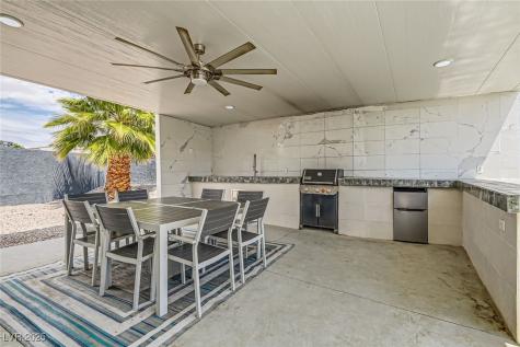 2520 Castlesands Way Las Vegas NV 89121