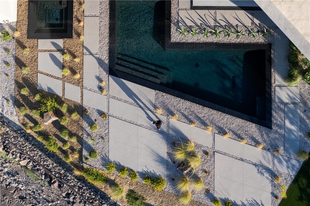 8 Chisel Crest Court Henderson NV 89012