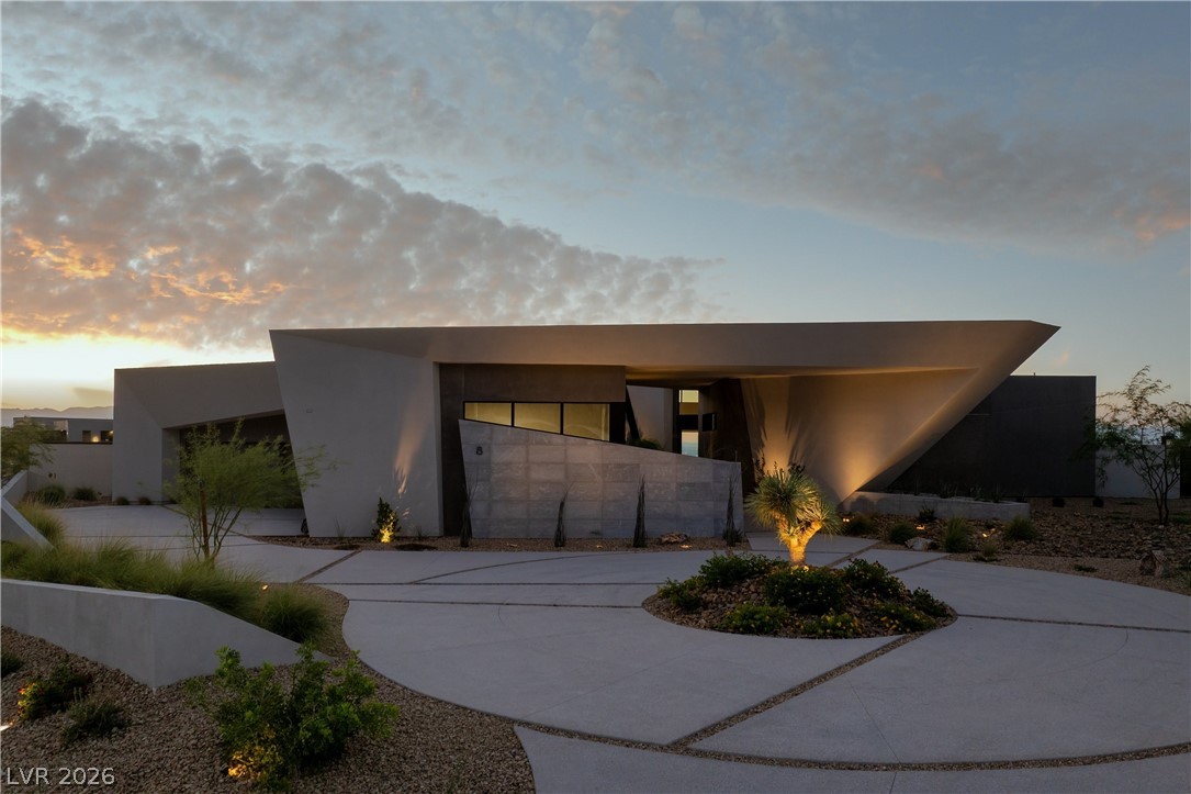8 Chisel Crest Court Henderson NV 89012