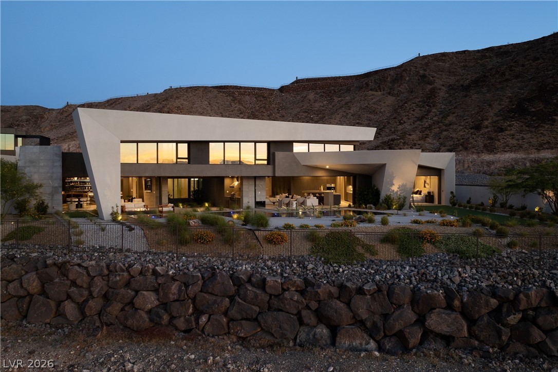 8 Chisel Crest Court Henderson NV 89012