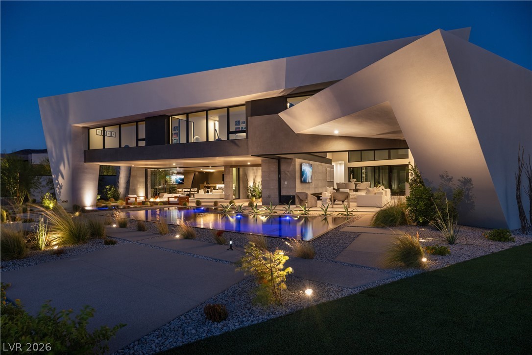 8 Chisel Crest Court Henderson NV 89012