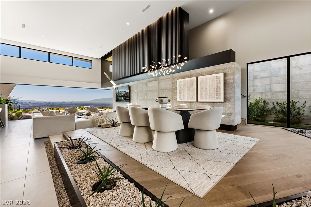 8 Chisel Crest Court Henderson NV 89012
