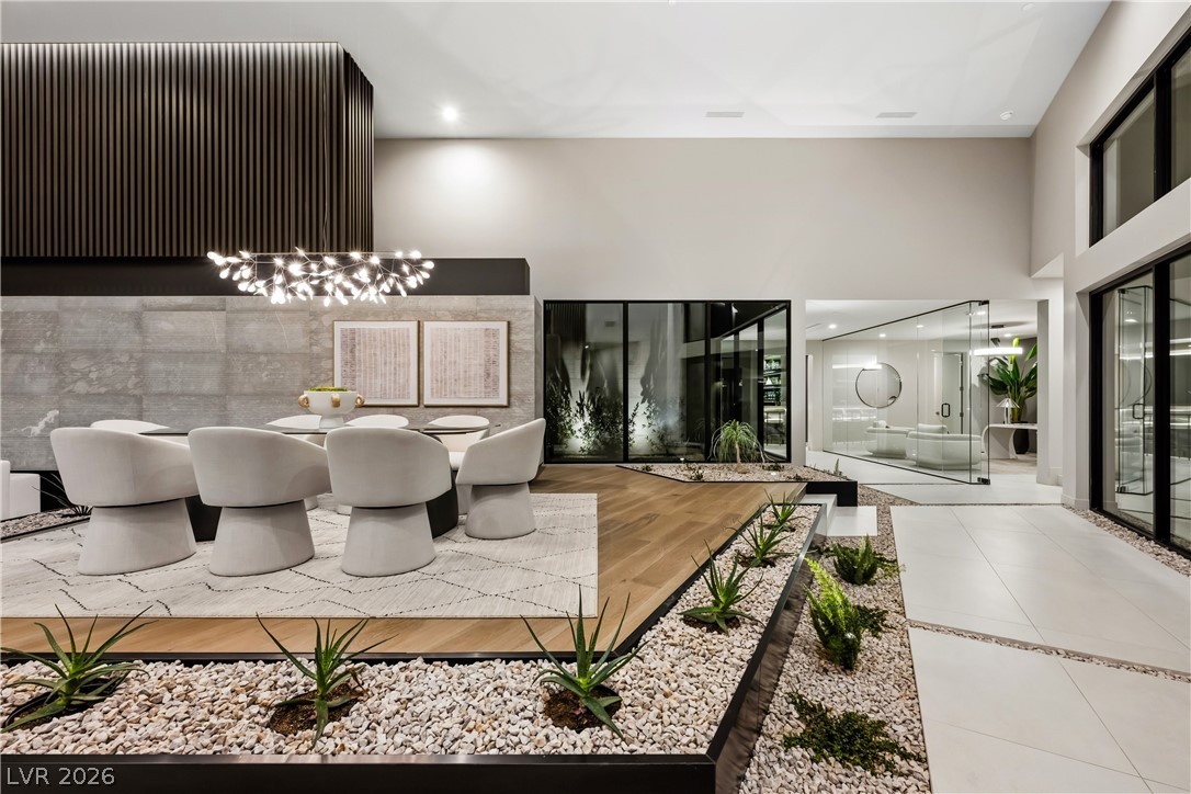 8 Chisel Crest Court Henderson NV 89012