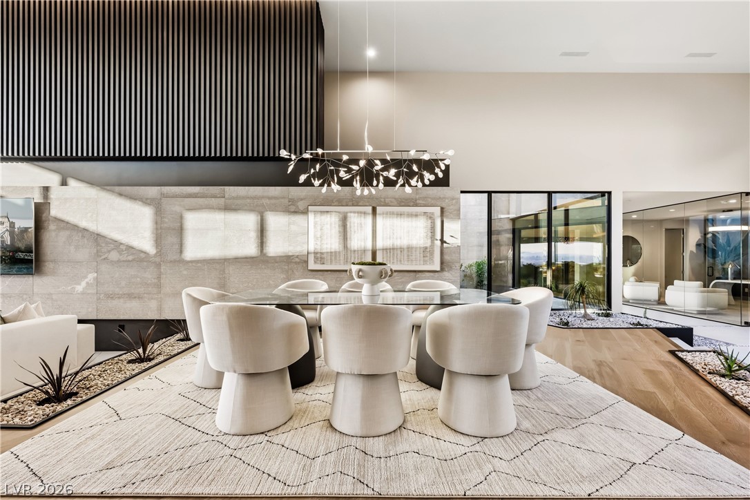8 Chisel Crest Court Henderson NV 89012