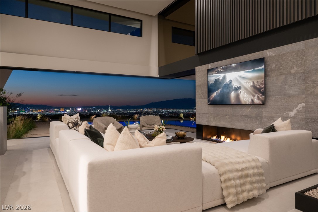 8 Chisel Crest Court Henderson NV 89012