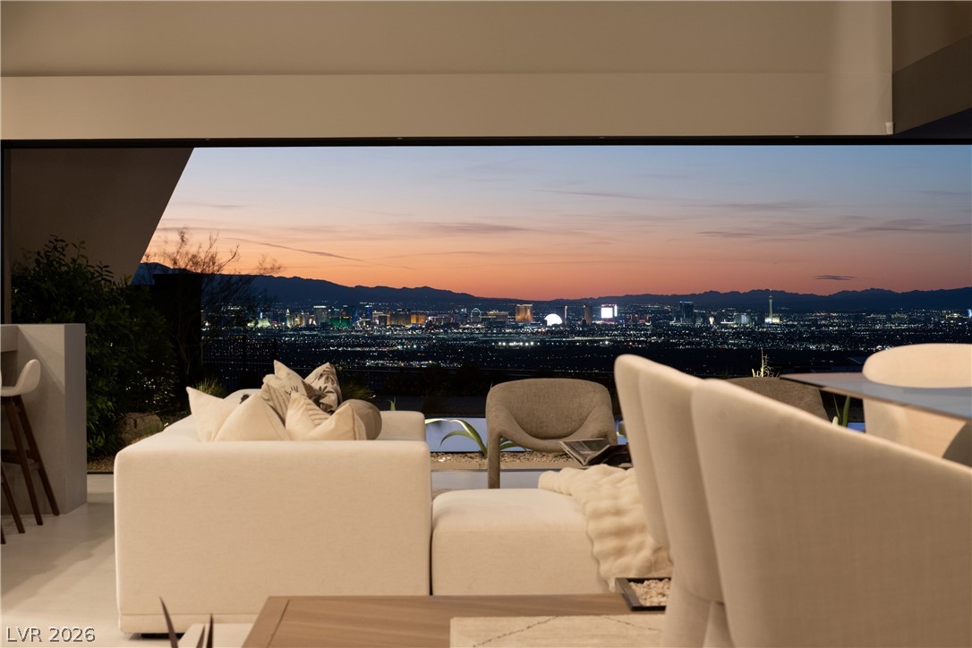 8 Chisel Crest Court Henderson NV 89012