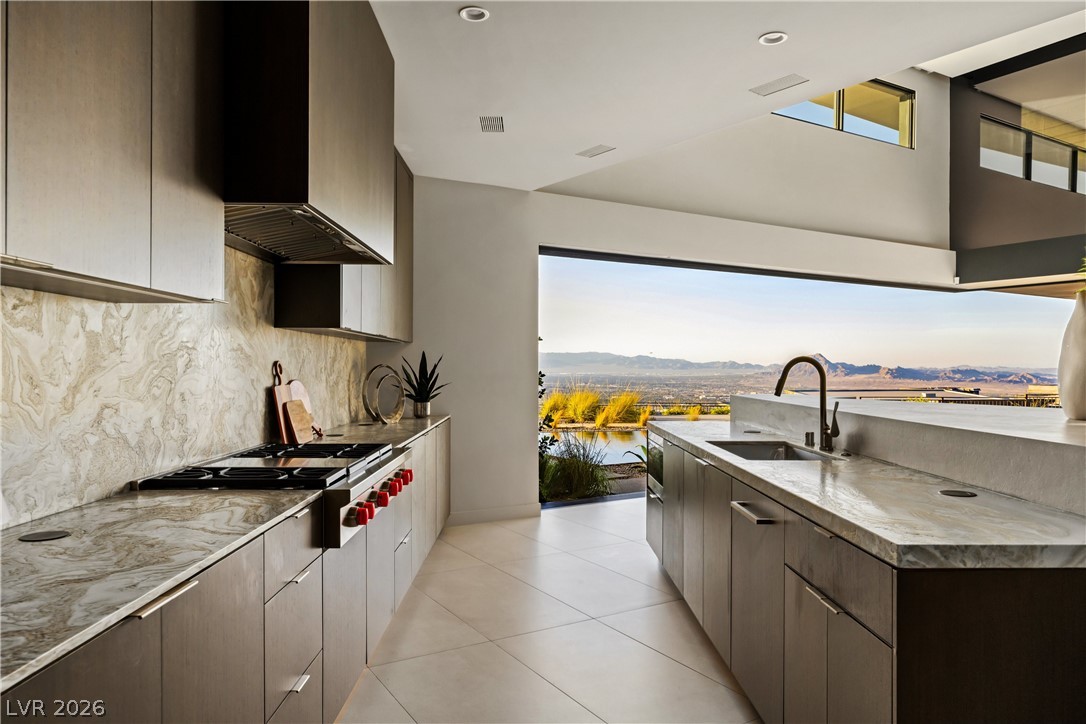 8 Chisel Crest Court Henderson NV 89012