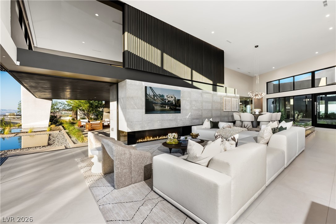 8 Chisel Crest Court Henderson NV 89012