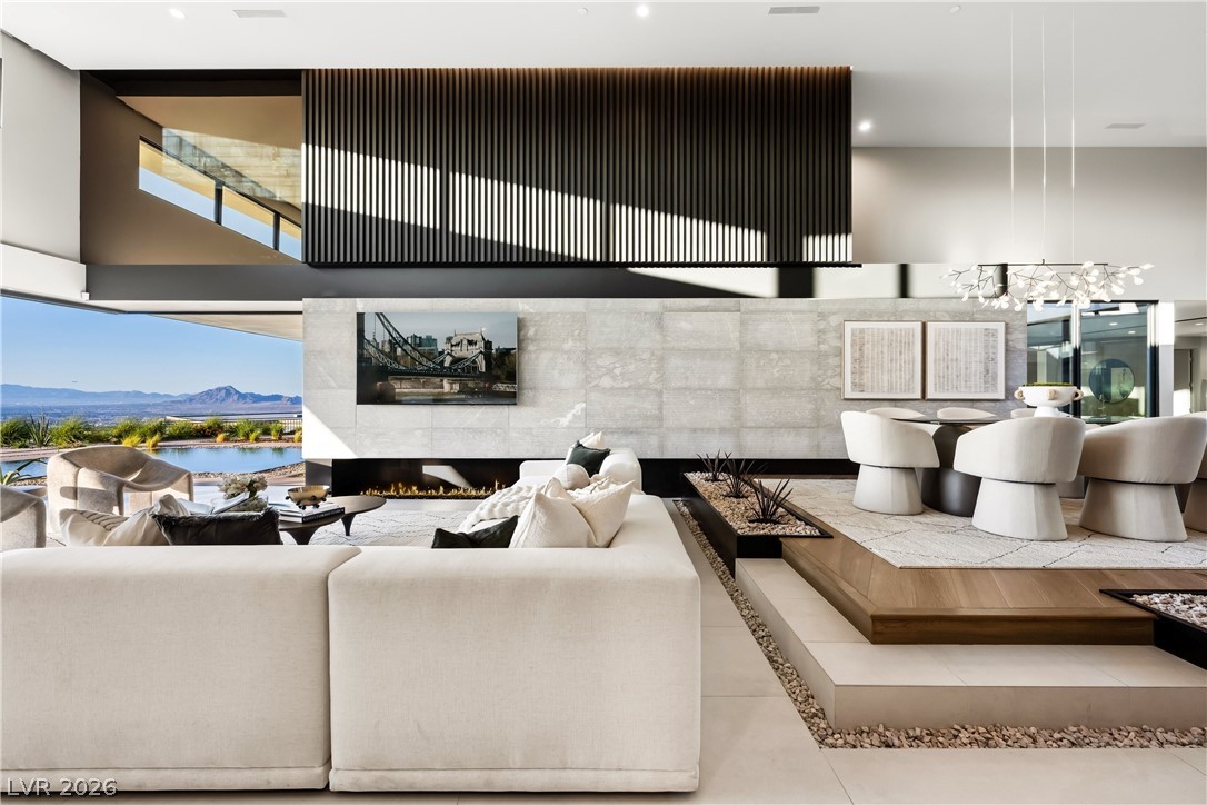 8 Chisel Crest Court Henderson NV 89012