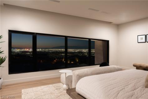 8 Chisel Crest Court Henderson NV 89012