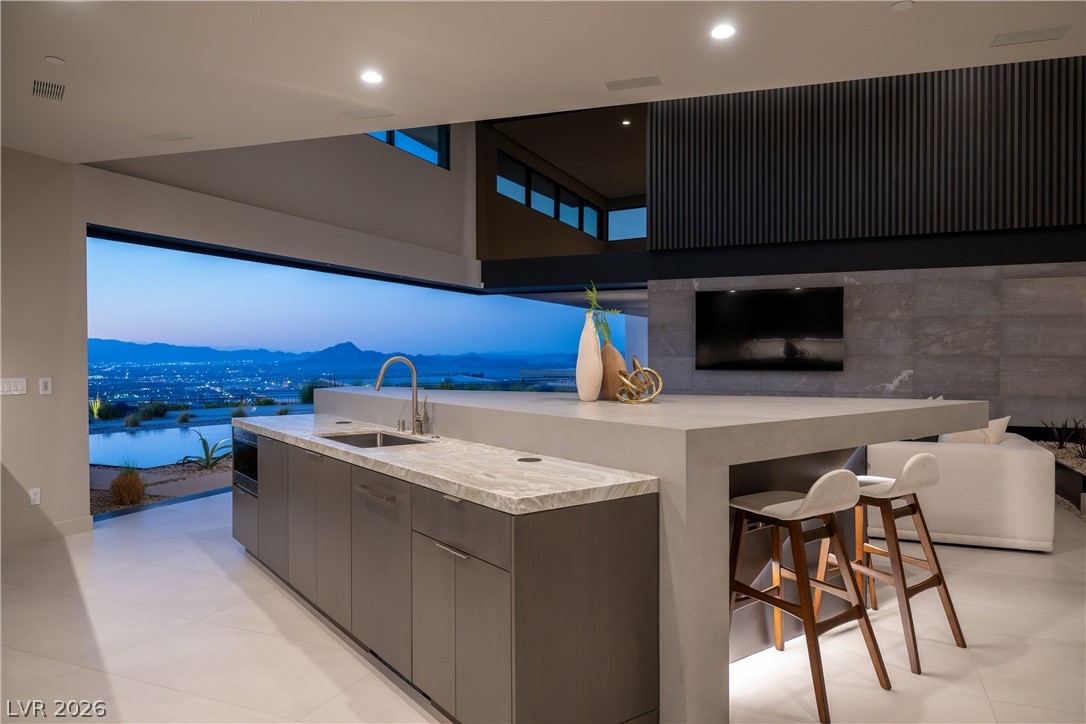 8 Chisel Crest Court Henderson NV 89012