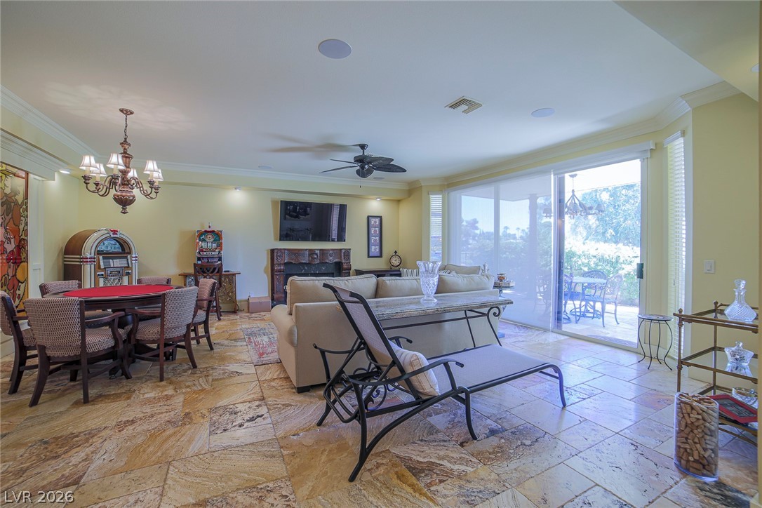 2863 Queens Courtyard Drive Las Vegas NV 89109