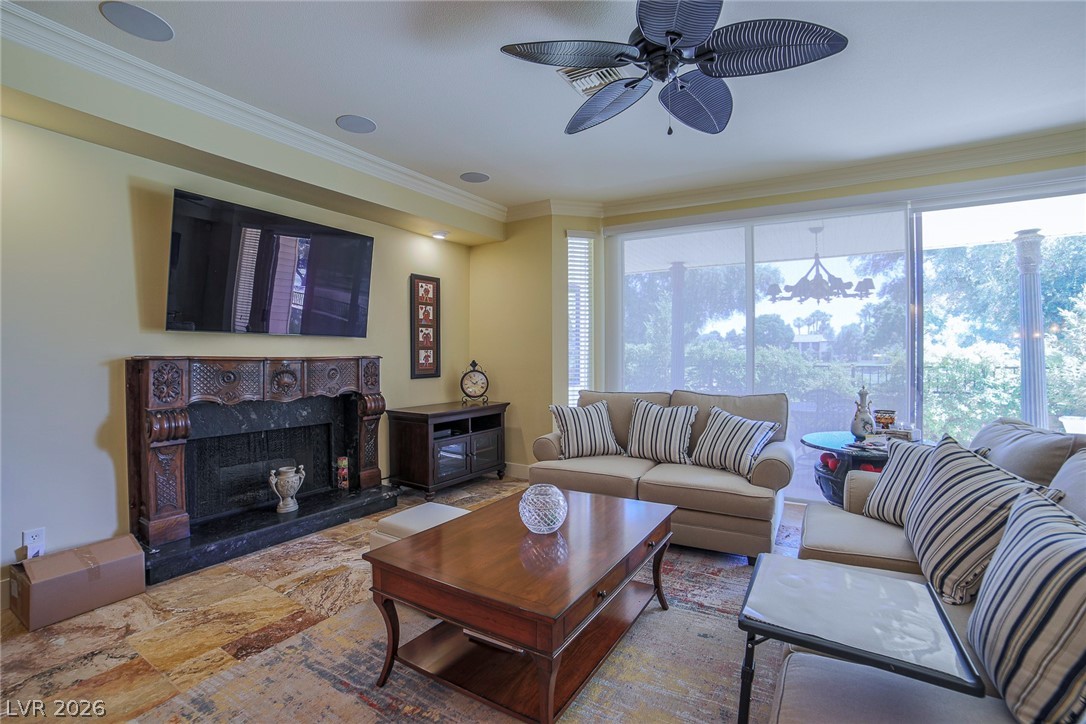 2863 Queens Courtyard Drive Las Vegas NV 89109