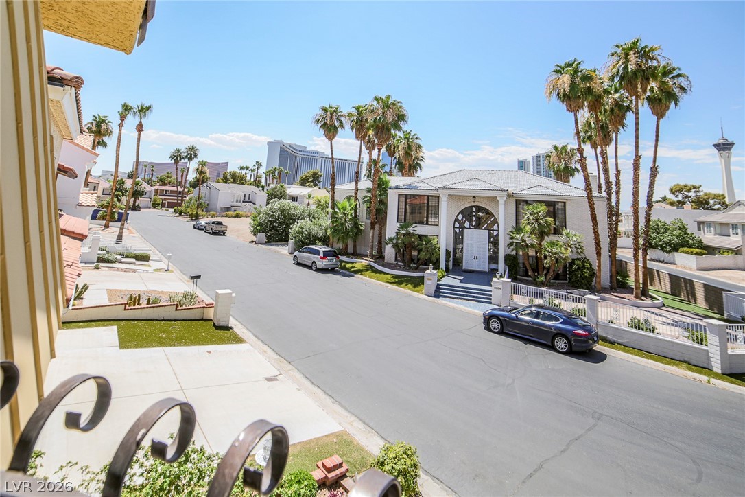 2863 Queens Courtyard Drive Las Vegas NV 89109