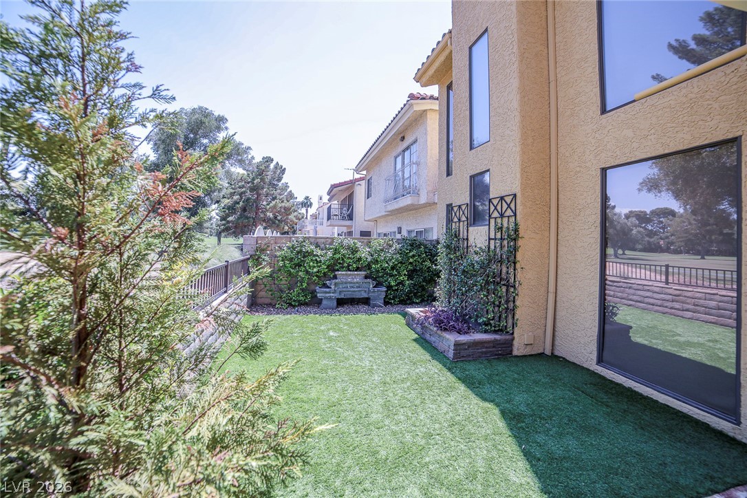 2863 Queens Courtyard Drive Las Vegas NV 89109