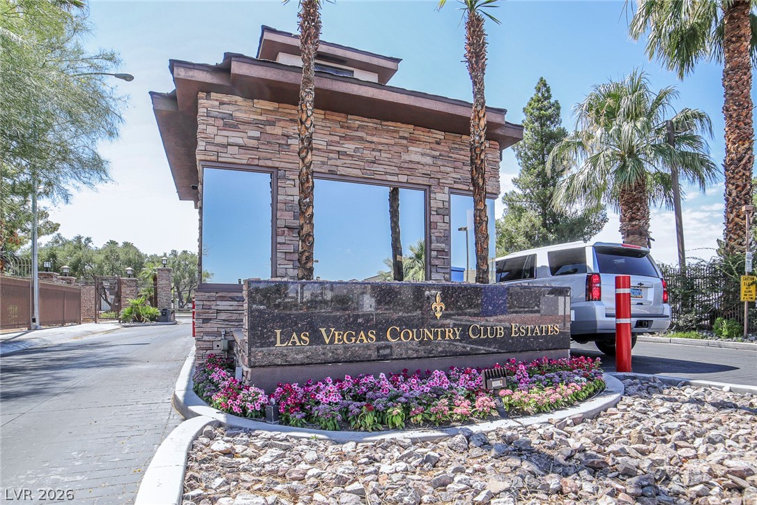 2863 Queens Courtyard Drive Las Vegas NV 89109