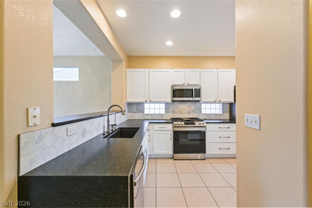1813 Tiger Creek Avenue Henderson NV 89012