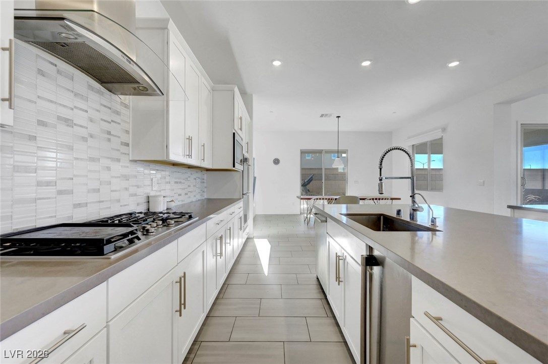 699 Glowing Horizon Street Henderson NV 89052