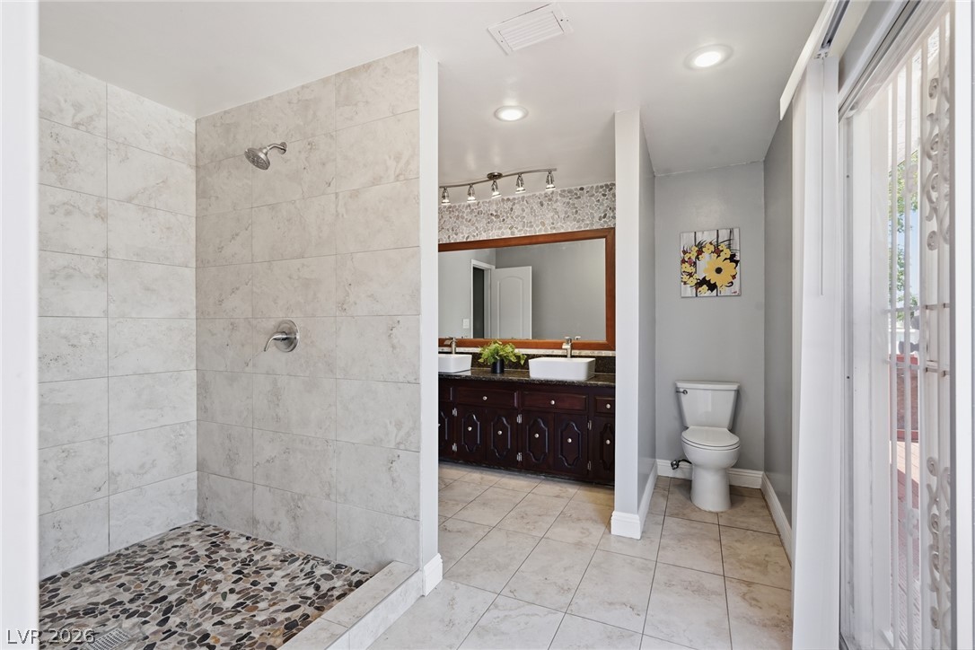 702 Greenbriar Townhouse Way Las Vegas NV 89121