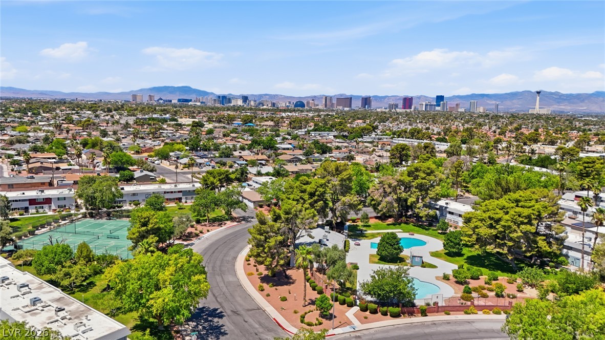 702 Greenbriar Townhouse Way Las Vegas NV 89121