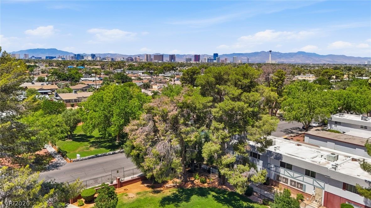 702 Greenbriar Townhouse Way Las Vegas NV 89121