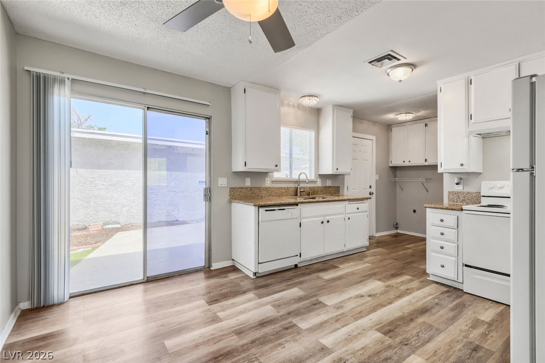532 Greenbriar Townhouse Way Las Vegas NV 89121