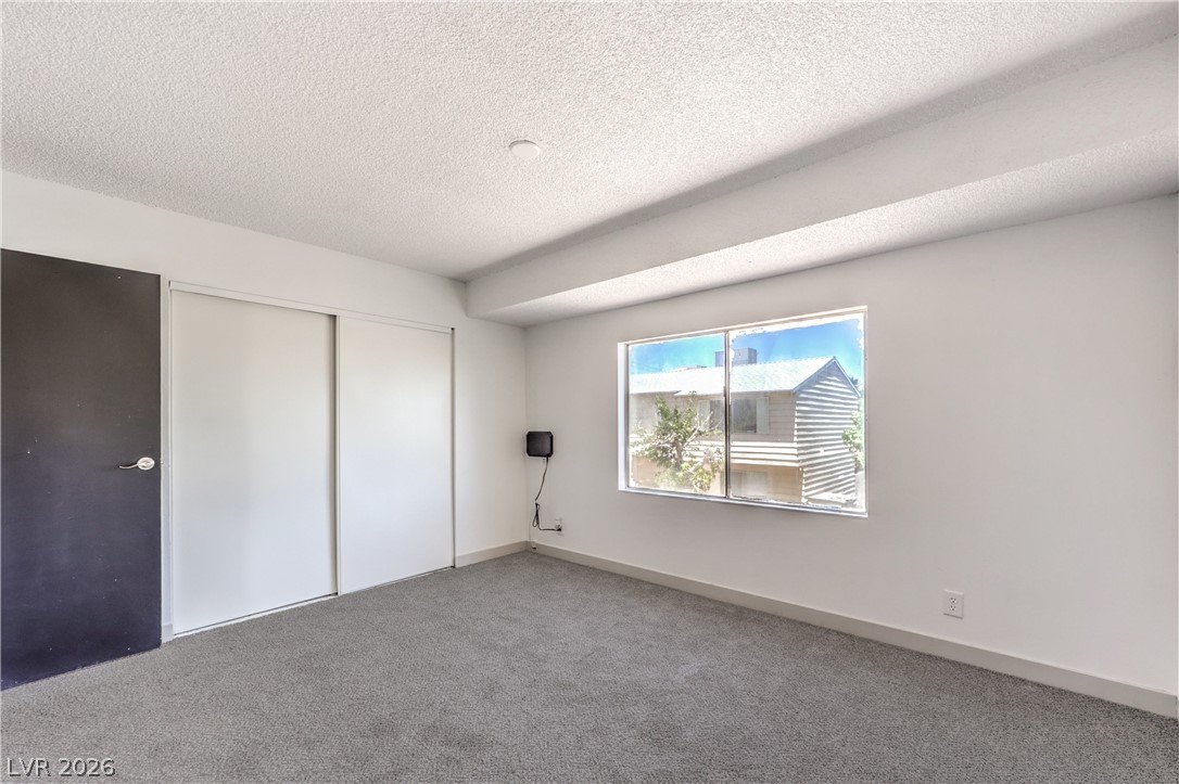 5086 Mountain Vista Street Las Vegas NV 89120