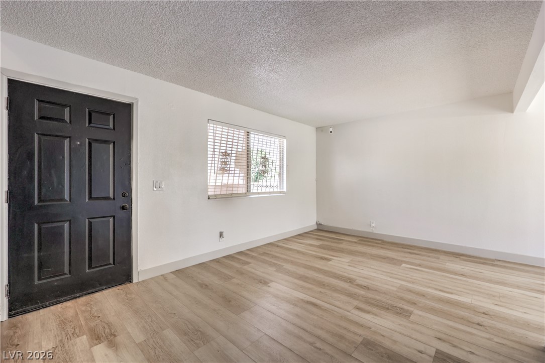5086 Mountain Vista Street Las Vegas NV 89120