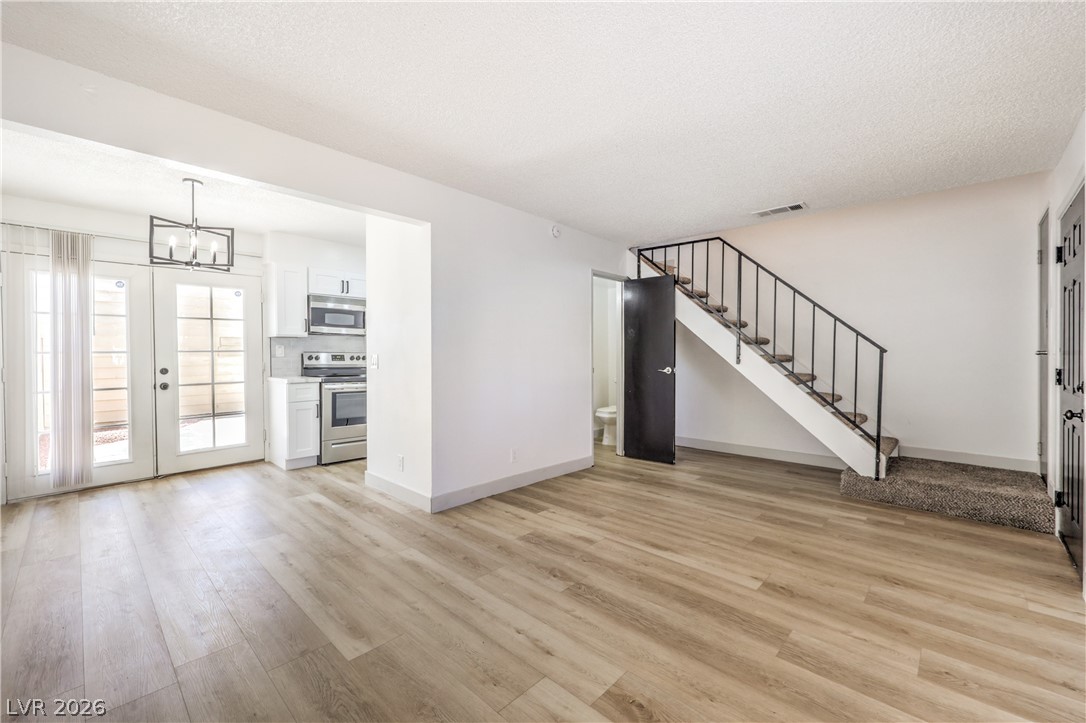 5086 Mountain Vista Street Las Vegas NV 89120
