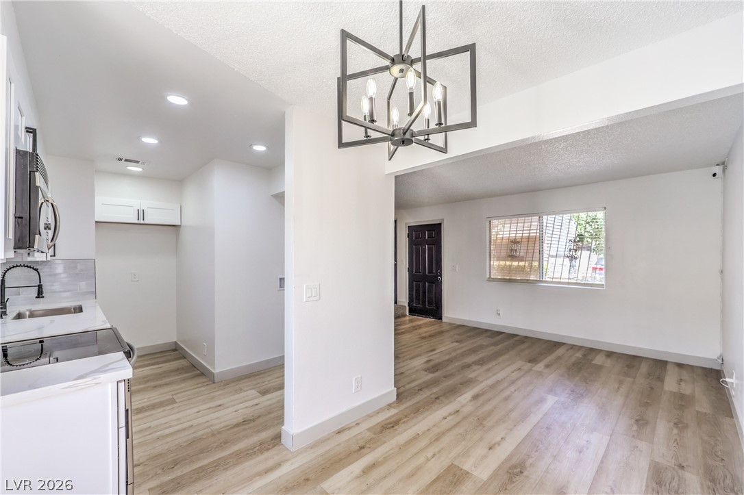 5086 Mountain Vista Street Las Vegas NV 89120