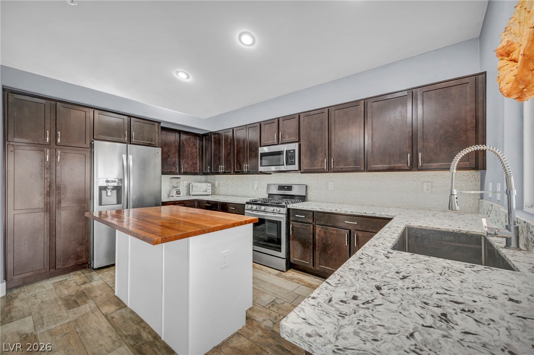 2421 Sunrise Springs Court North Las Vegas NV 89031