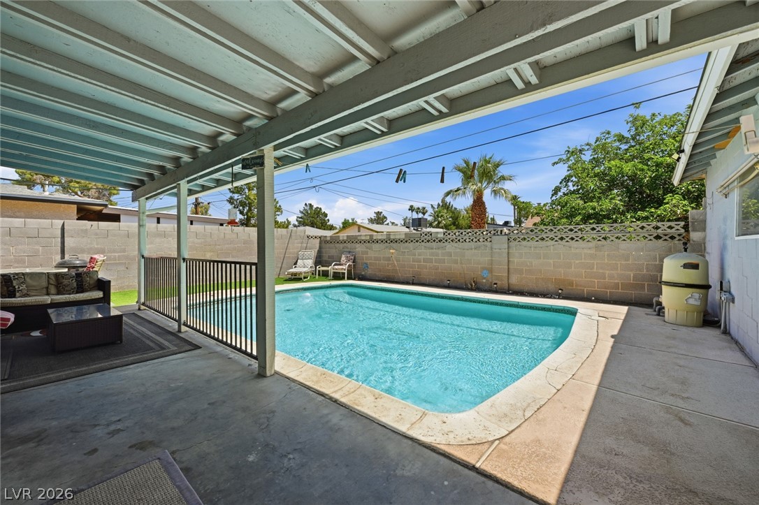 327 Arnold Street Las Vegas NV 89106
