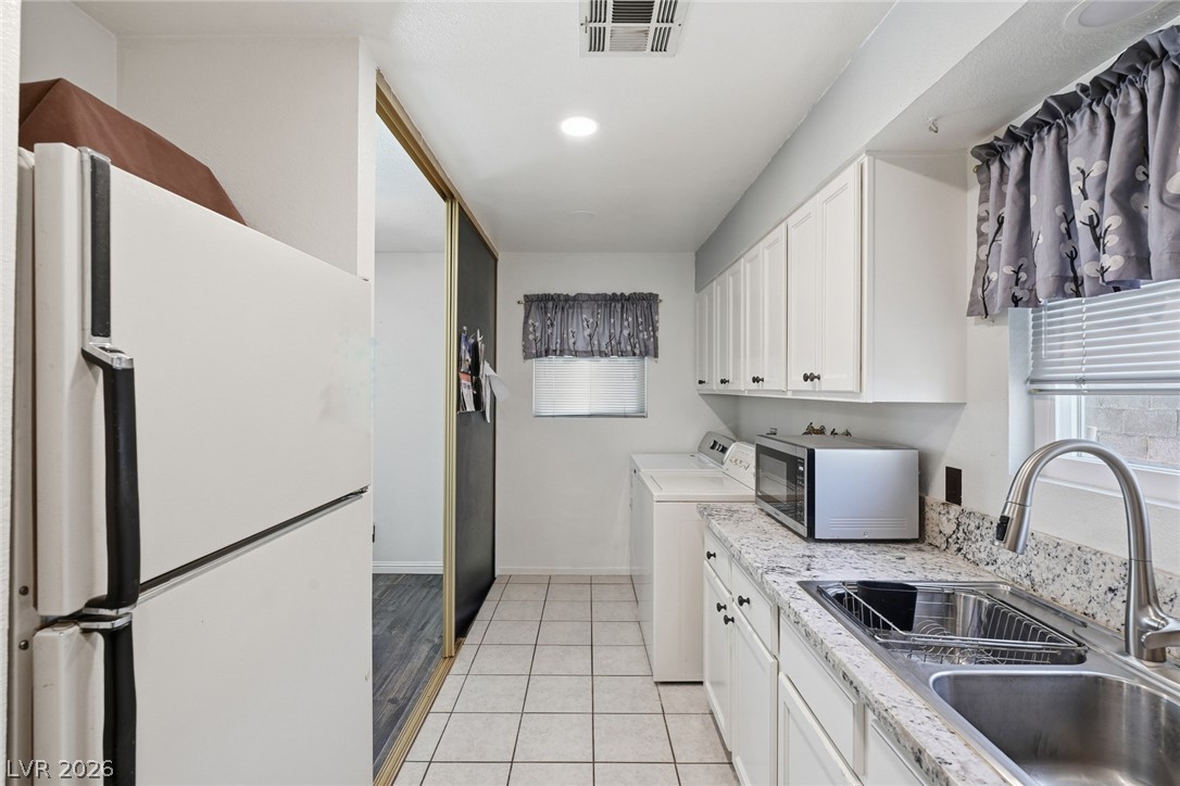 327 Arnold Street Las Vegas NV 89106