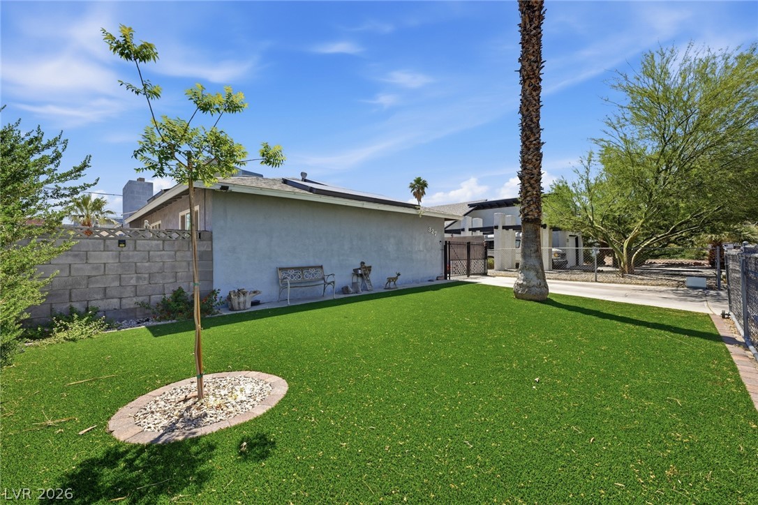 327 Arnold Street Las Vegas NV 89106
