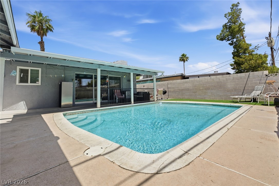 327 Arnold Street Las Vegas NV 89106