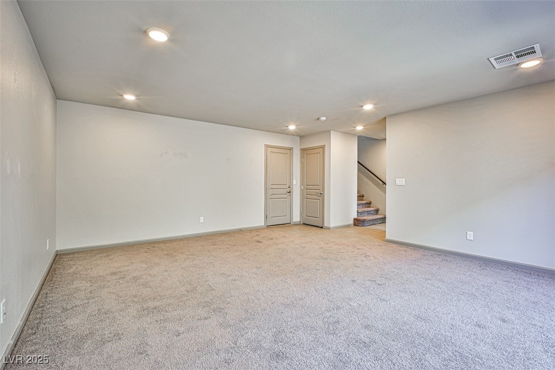 8052 Haywood Estate Avenue Las Vegas NV 89113