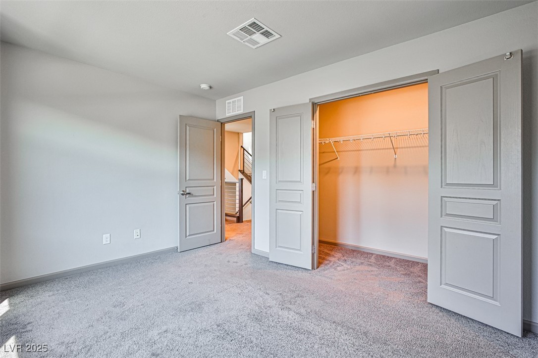 8052 Haywood Estate Avenue Las Vegas NV 89113