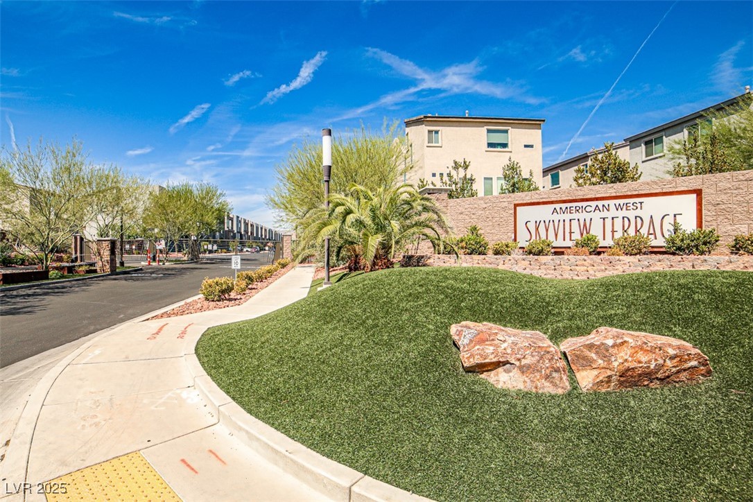 8052 Haywood Estate Avenue Las Vegas NV 89113
