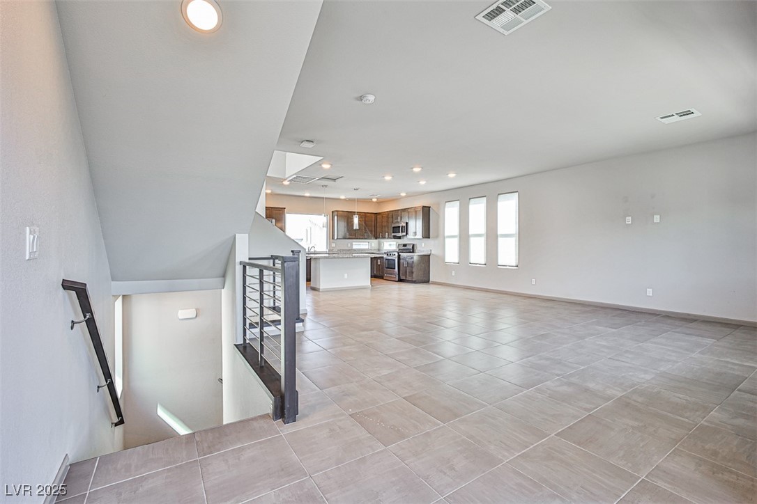 8052 Haywood Estate Avenue Las Vegas NV 89113