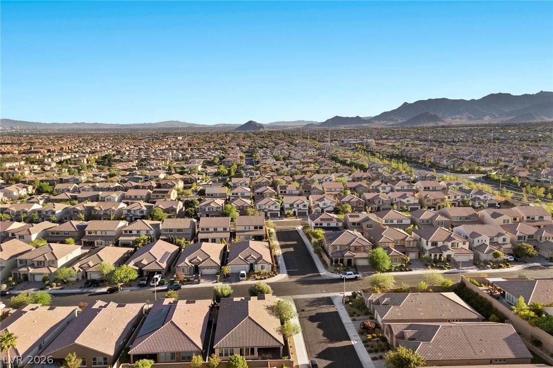 9982 Peaceful Peaks Avenue Las Vegas NV 89166