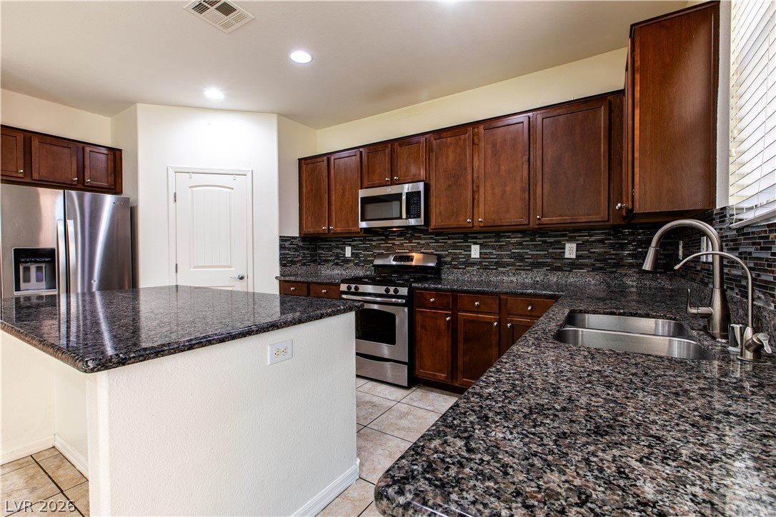 7915 Dell Ridge Avenue Las Vegas NV 89179