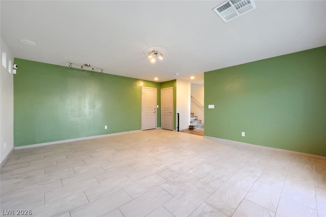 8011 Haywood Estate Avenue Las Vegas NV 89113